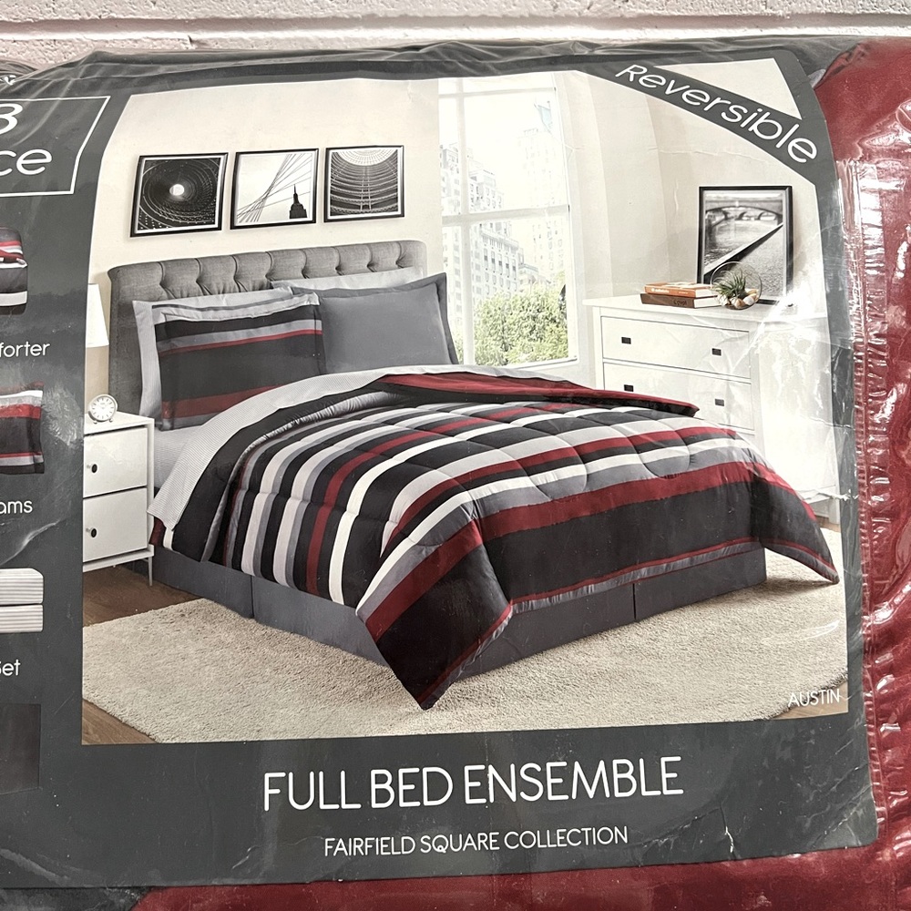 BNIB 8 piece reversible bedding ensemble